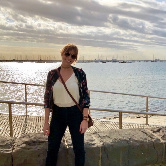 Meet your Posher, Courtney - Picture 3 of 3